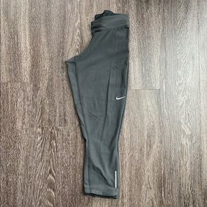 Nike Dri-FIT Crop Leggings
